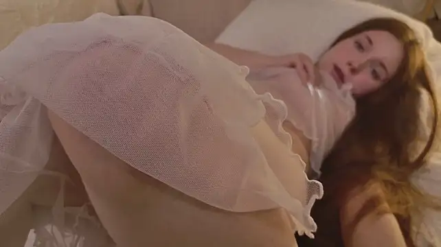 SunnyRisha - sqeezze butt