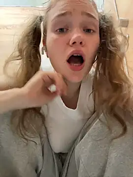 RussianWoman - tight cameltoe+caress pussy lips+LTFOTO