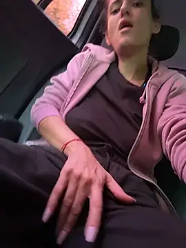 Almmaxxxx - Rub clit on uber😈❤️