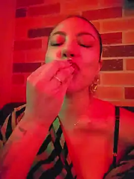 Karen_San_Miguel - Flash tits in bar + play nipples 😈