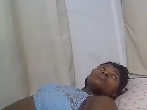 Smallprettygal - show pussy