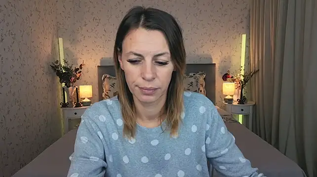 Bellacandyy - show tits