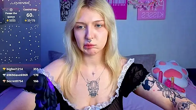 BlondieSummer - play ass dildo
