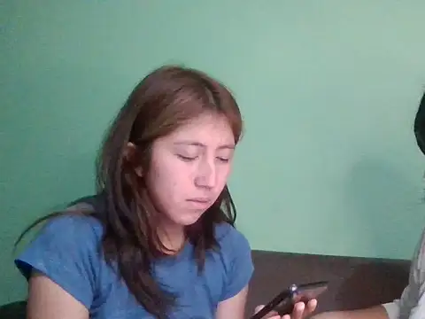 Sarah12333 - Bañarnos juntas