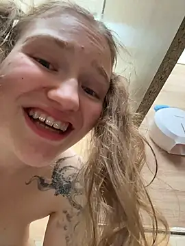 RussianWoman - tight cameltoe+caress pussy lips+LTFOTO