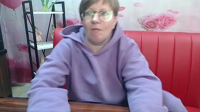 RadaChudna - Make my panties wet and let my legs trem