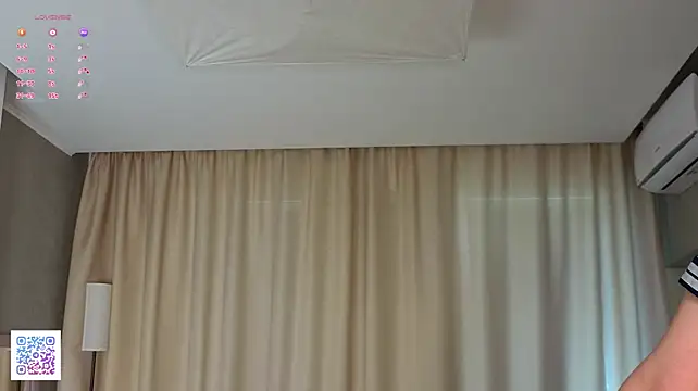 SunnySikarskie - I'll take off my skirt soon