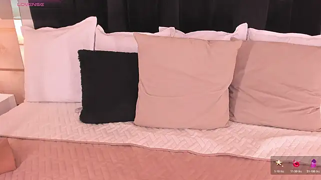 Crystal_Rose__ - 🍒Pinch nipples + Slap boobs🍒