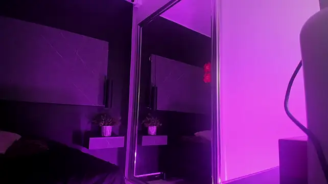 Naia_Bellemont - RIDE DILDO HOT 😈