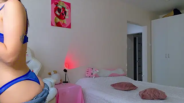 Peachiee_ - panties down risky tease