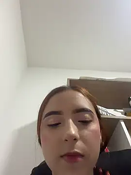Carithooo - Uncover my tits in front of my friends