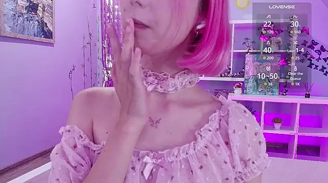 PinkiePae - RIDING CLOSE + SHOWING PUSSY