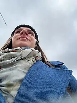 EvvaMur - sniff your finger in the butt