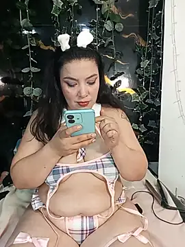 Urfavlatina - Undress me and fill my body with oil.
