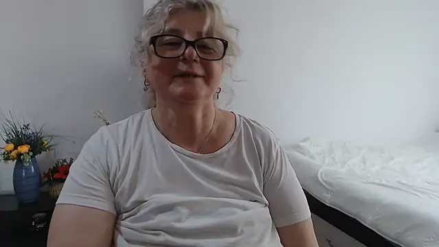 NoraMelow - 2 minutes bare breasts 100% Big ​Tits