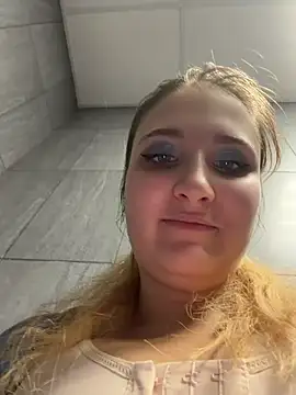 AdelRich - 2 girl goggi naked in publike