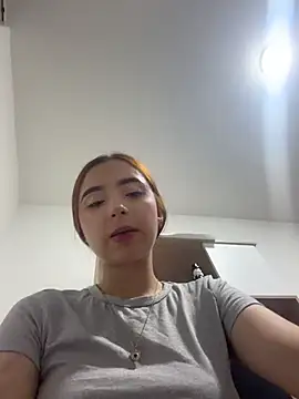 Carithooo - Uncover my tits in front of my friends