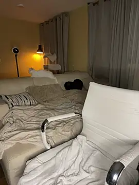 XSelena - fingering pussy