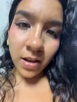 Gia_cutee - fingers inside my pussy
