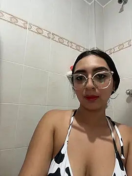 Emmi_miller - oil in my bigass