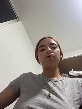 Carithooo - Uncover my tits in front of my friends