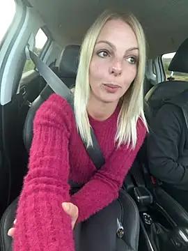 Lili_hot00 - Pantalon off/ fingers pussy👅
