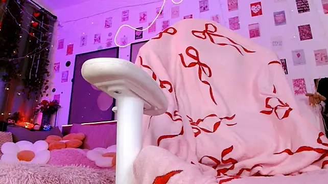 Ayla_Hicks - finger pussy til i make it squirt<3