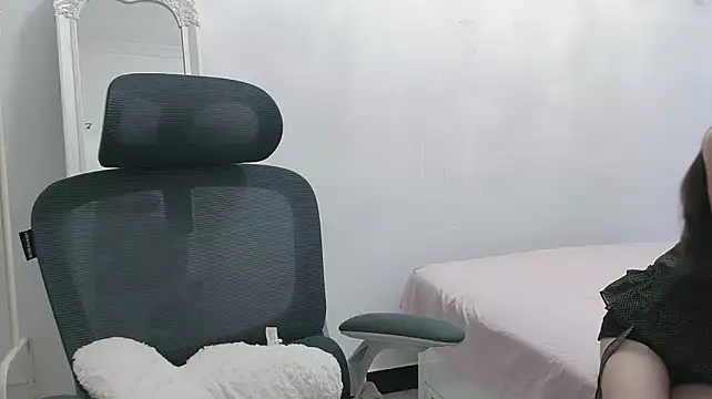 Angel_81 - 一定要出类拔萃吗 不能吃饱就睡吗