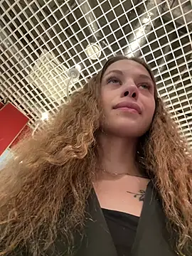 Olivia_Jemison - Spit on pussy + smear it on clit