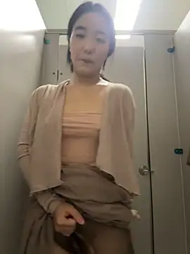 Lucy2027 - 特写会呼吸的小穴