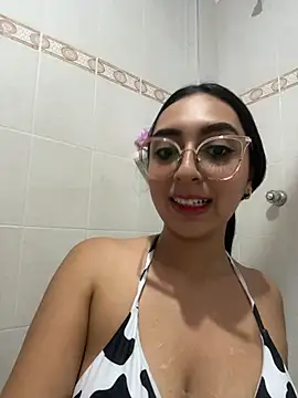 Emmi_miller - oil in my bigass