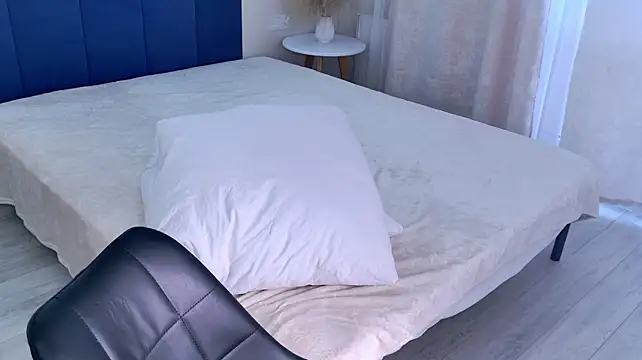 Alexis_Lovely - oil tits show