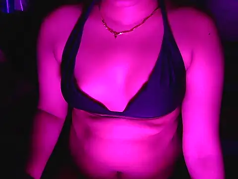 Hot-nayraa