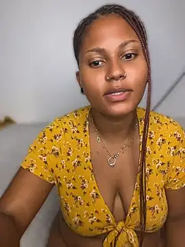Madelltheebony - Fuck my pussy with my finger