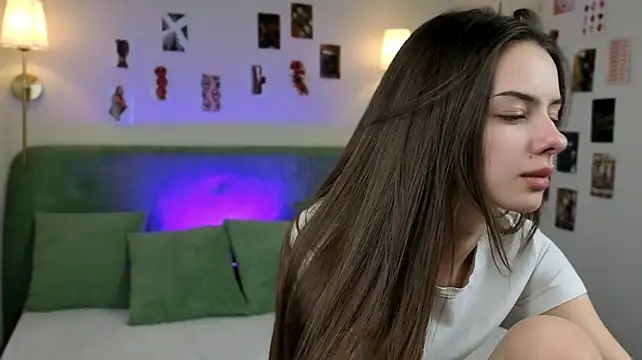 Kiara_beauty - put on a mini skirt