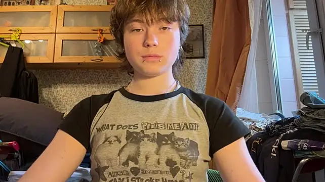 Nellyts - show boobs