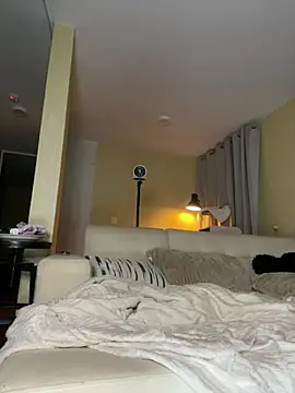 XSelena - fingering pussy