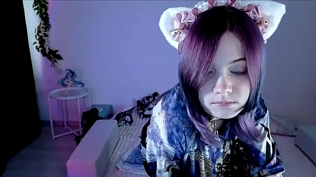 Hikkacat - 🍓 meow meow kitty pose (◕‿◕)♡ 🍓