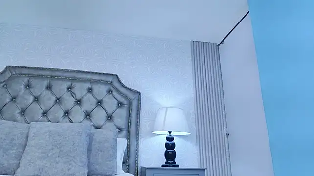 MilaCherryy - doggy and twerk x2 min 😈