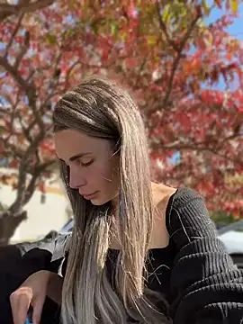 SandraCarter - Show hard nipples in park