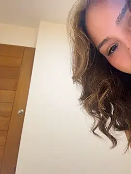 NamiNae - Squats in cam with ass and pussy aspreae