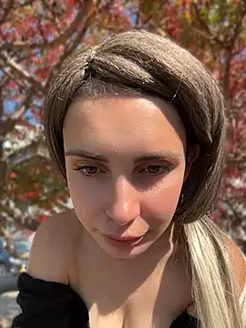 SandraCarter - Show hard nipples in park