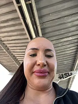 Beautydiamond - Spank hard my tits in station train