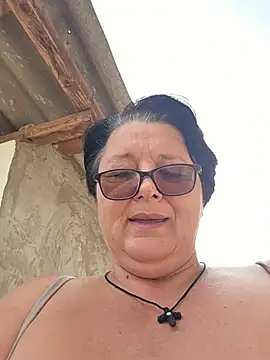 Diana_Diafan - Masturbare pussy outdoor