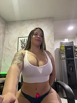 Sexyyykloee - tits out + deep throat very sloppy