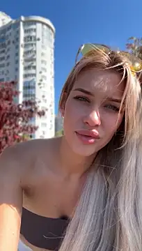 KikiWatson - Flash boobs in public ❤️