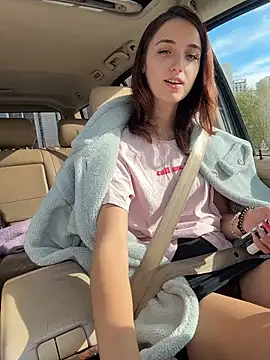 DollyTall - rub my pussy and bite my lip hard
