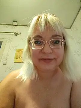 Vika1111 - Doggy style, no panties