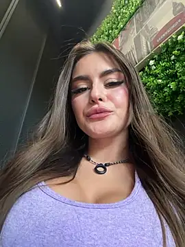 KaylaBray - Wet sheets?! Squirting rainbows 🥵💧❤