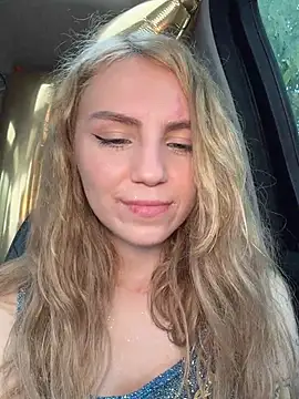 -stray-cat- - squeeze and slap my naked ass